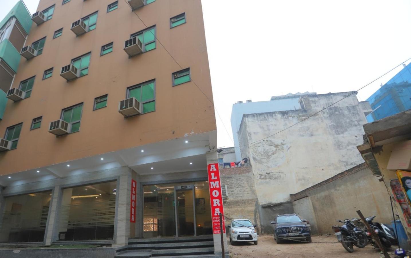 Hotel Almora Inn - Near By Delhi International Airport - With Free Airport Pickup And Drop 뉴델리 외부 사진