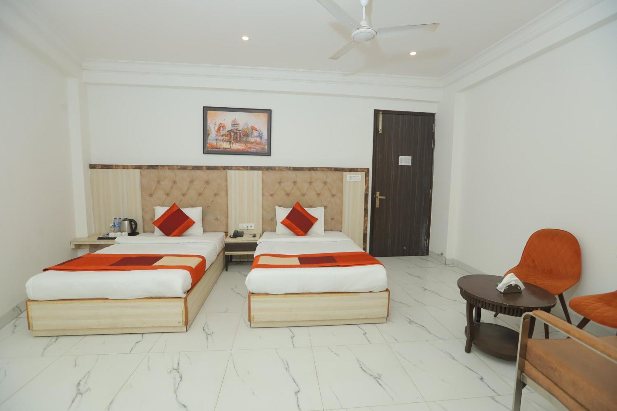 Hotel Almora Inn - Near By Delhi International Airport - With Free Airport Pickup And Drop 뉴델리 외부 사진