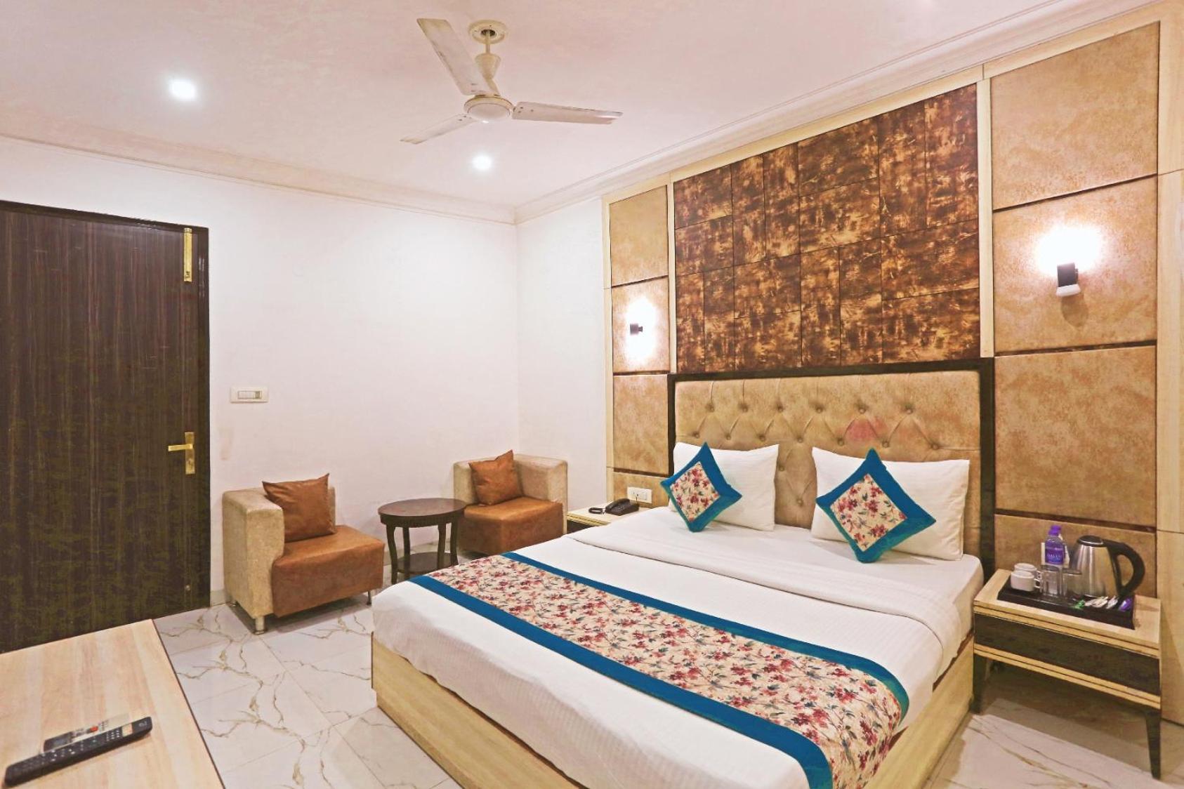 Hotel Almora Inn - Near By Delhi International Airport - With Free Airport Pickup And Drop 뉴델리 외부 사진