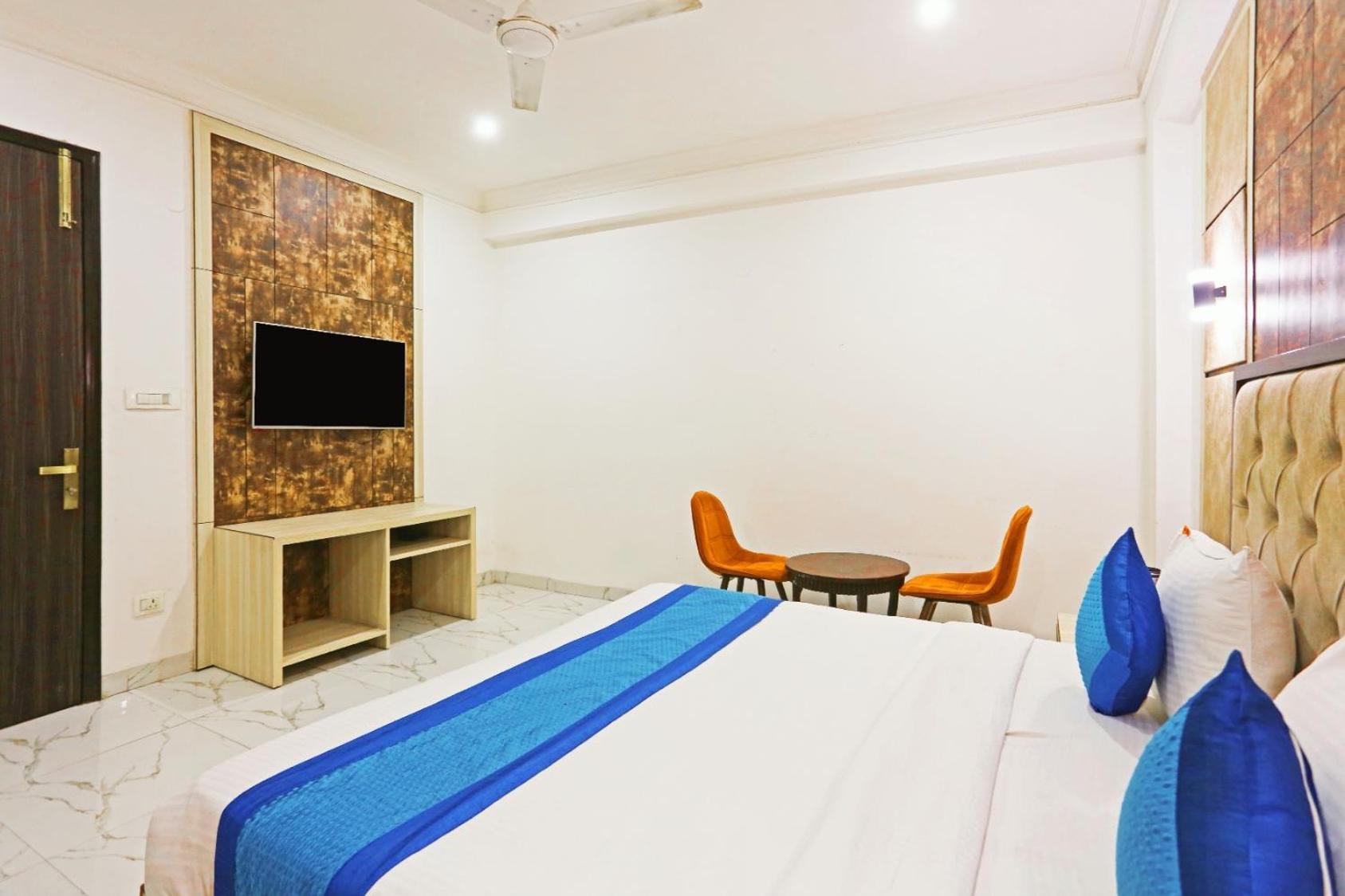 Hotel Almora Inn - Near By Delhi International Airport - With Free Airport Pickup And Drop 뉴델리 외부 사진