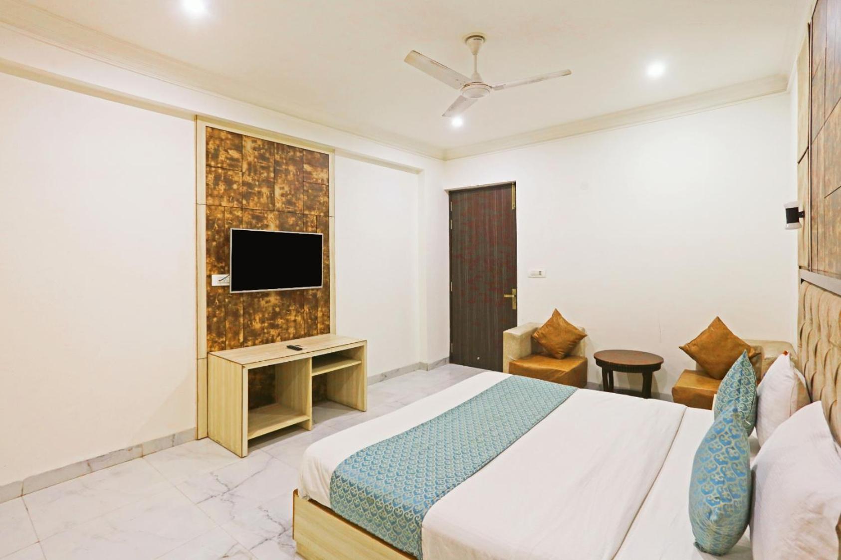 Hotel Almora Inn - Near By Delhi International Airport - With Free Airport Pickup And Drop 뉴델리 외부 사진