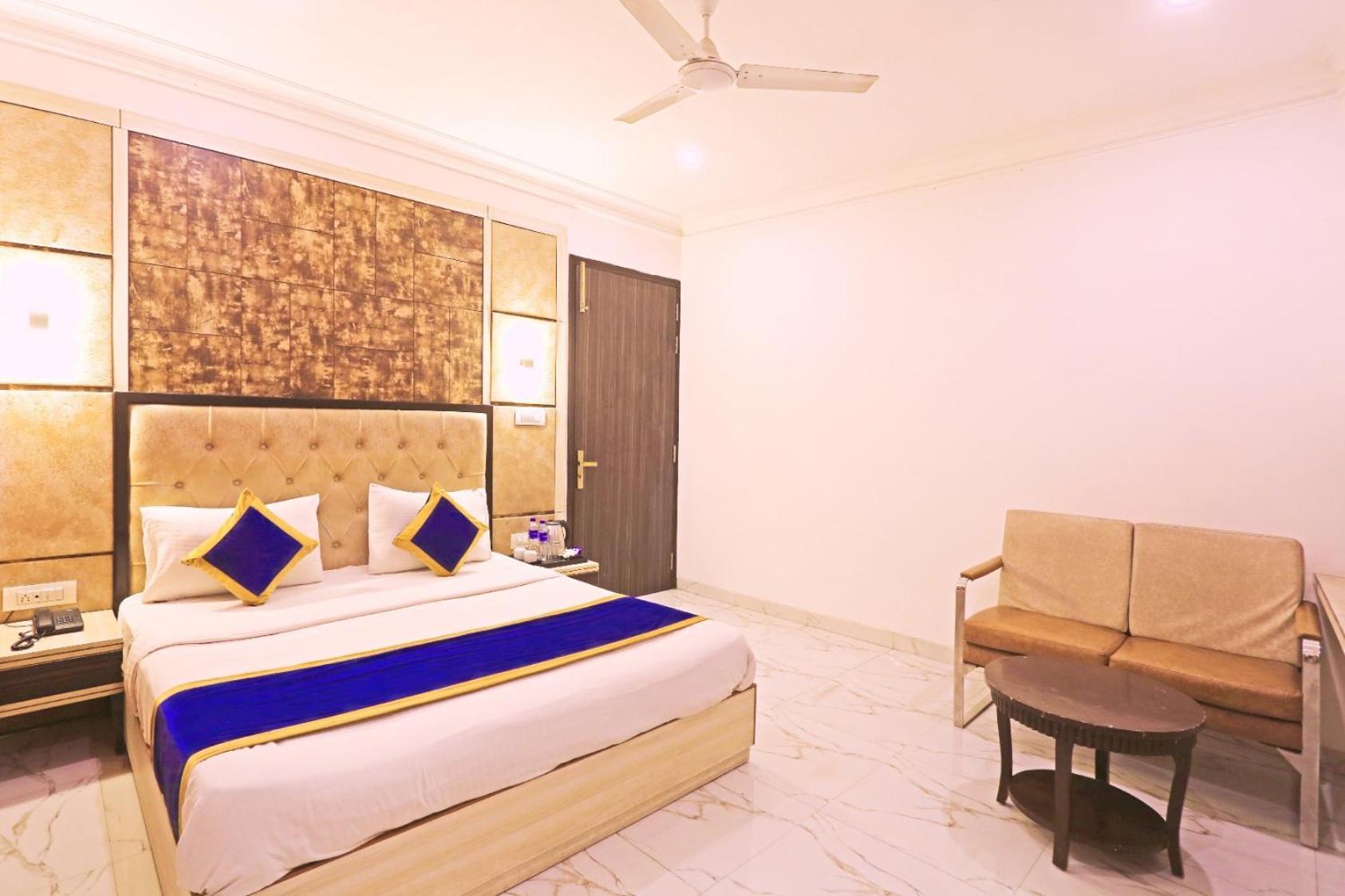 Hotel Almora Inn - Near By Delhi International Airport - With Free Airport Pickup And Drop 뉴델리 외부 사진