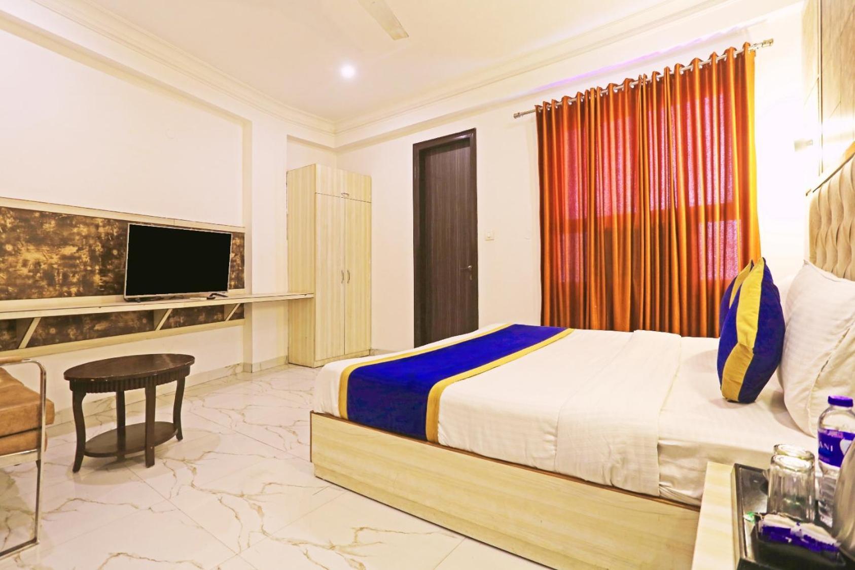 Hotel Almora Inn - Near By Delhi International Airport - With Free Airport Pickup And Drop 뉴델리 외부 사진