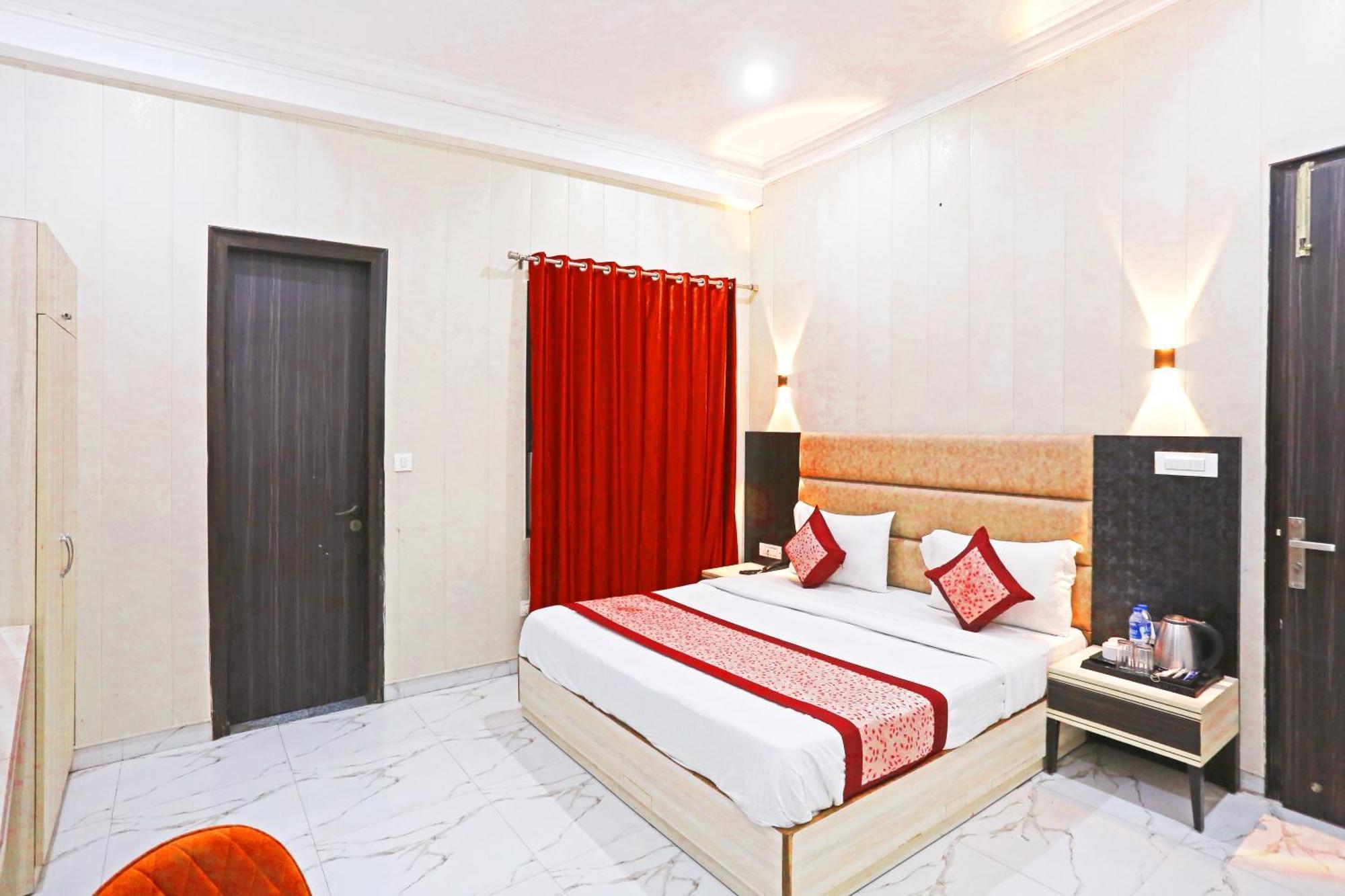 Hotel Almora Inn - Near By Delhi International Airport - With Free Airport Pickup And Drop 뉴델리 외부 사진