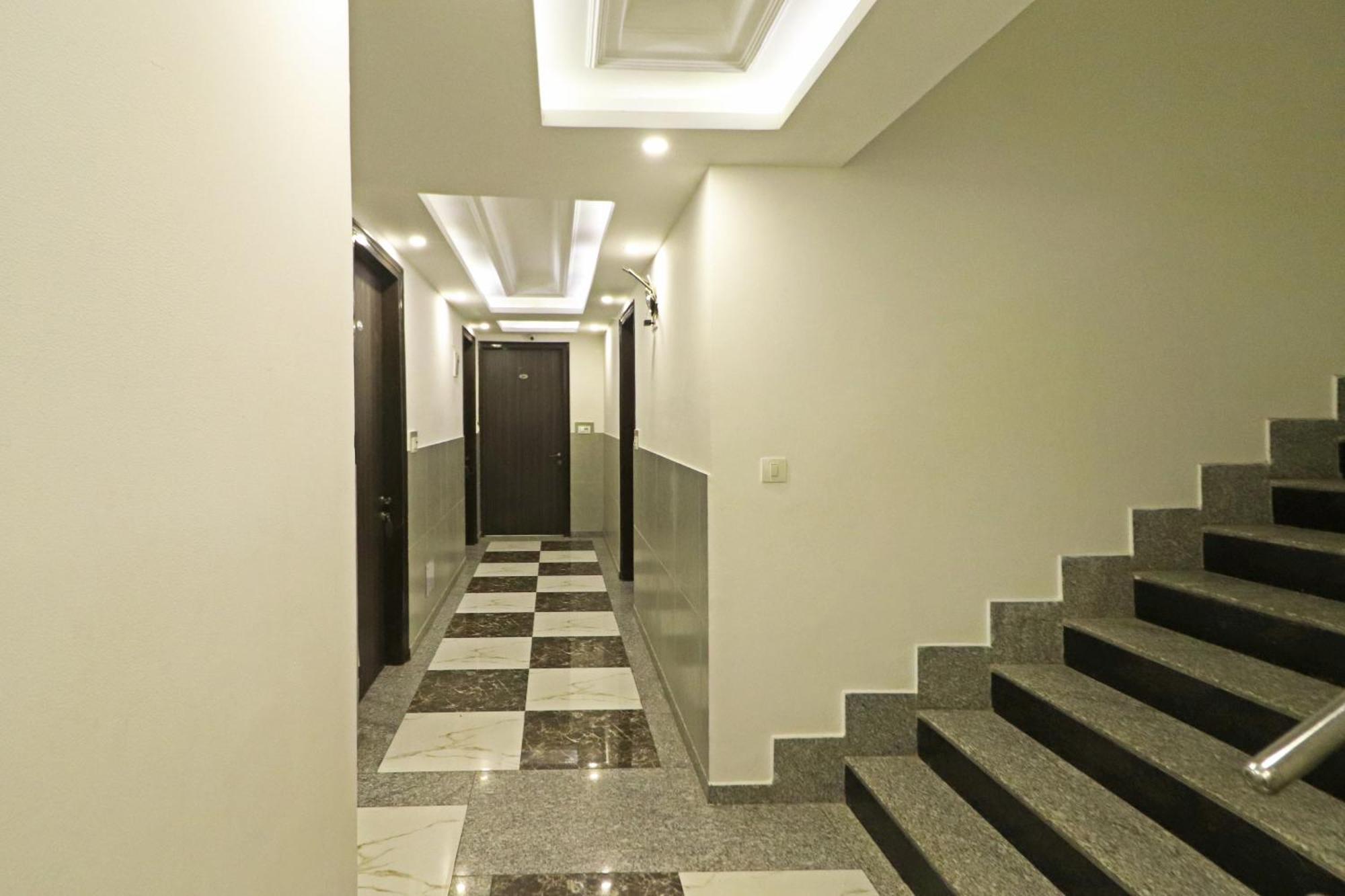 Hotel Almora Inn - Near By Delhi International Airport - With Free Airport Pickup And Drop 뉴델리 외부 사진