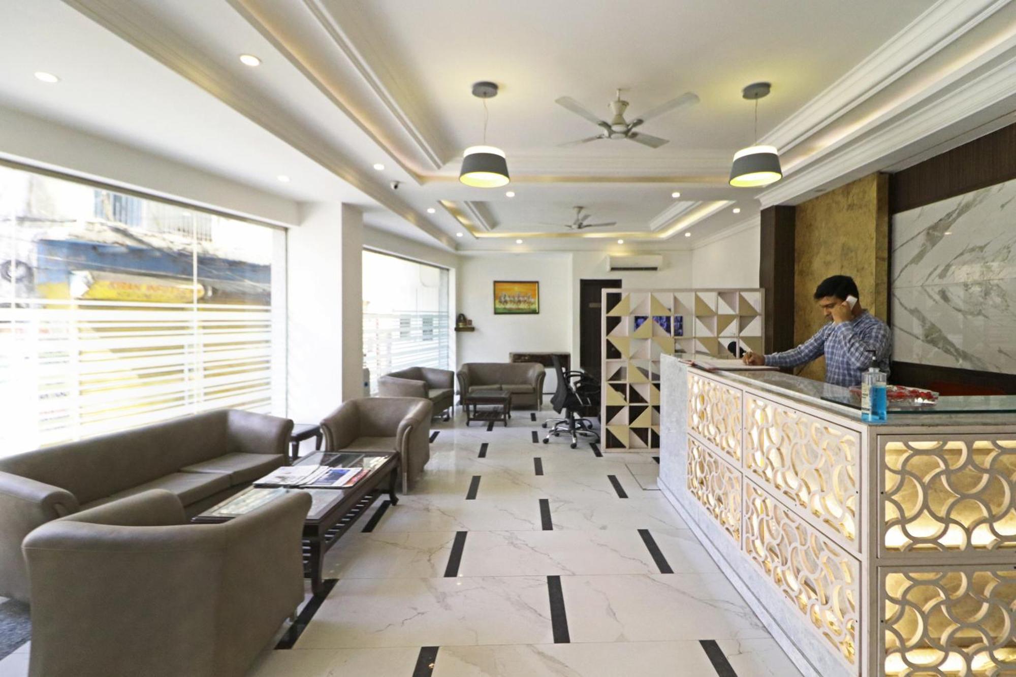 Hotel Almora Inn - Near By Delhi International Airport - With Free Airport Pickup And Drop 뉴델리 외부 사진
