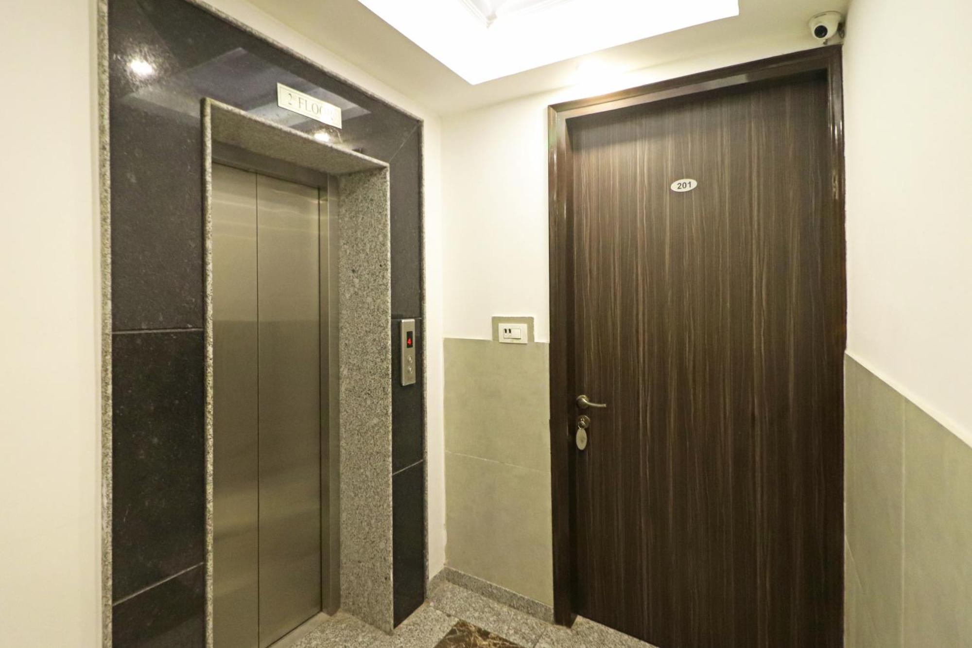 Hotel Almora Inn - Near By Delhi International Airport - With Free Airport Pickup And Drop 뉴델리 외부 사진