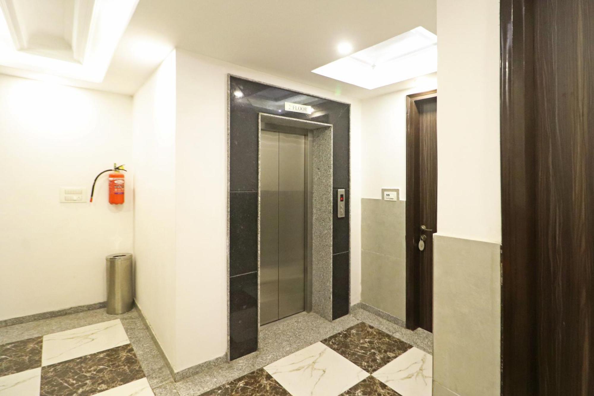 Hotel Almora Inn - Near By Delhi International Airport - With Free Airport Pickup And Drop 뉴델리 외부 사진