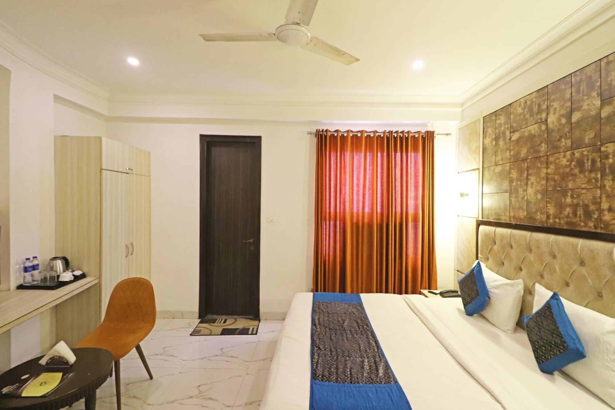 Hotel Almora Inn - Near By Delhi International Airport - With Free Airport Pickup And Drop 뉴델리 외부 사진