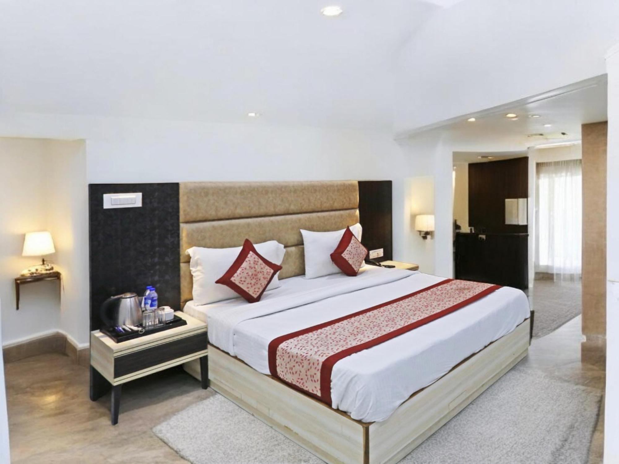 Hotel Almora Inn - Near By Delhi International Airport - With Free Airport Pickup And Drop 뉴델리 외부 사진
